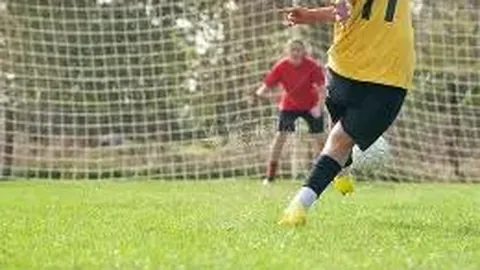 19岁海港新星制胜表现，单骑闯关击溃西海岸四重包围